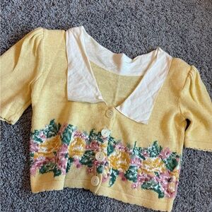 Cullinanne Vintage Floral Yellow CottageCore Crop Sweater